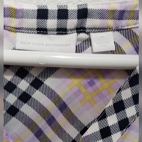 New York &Co. plaid button up blouse size medium - Picture 4 of 4
